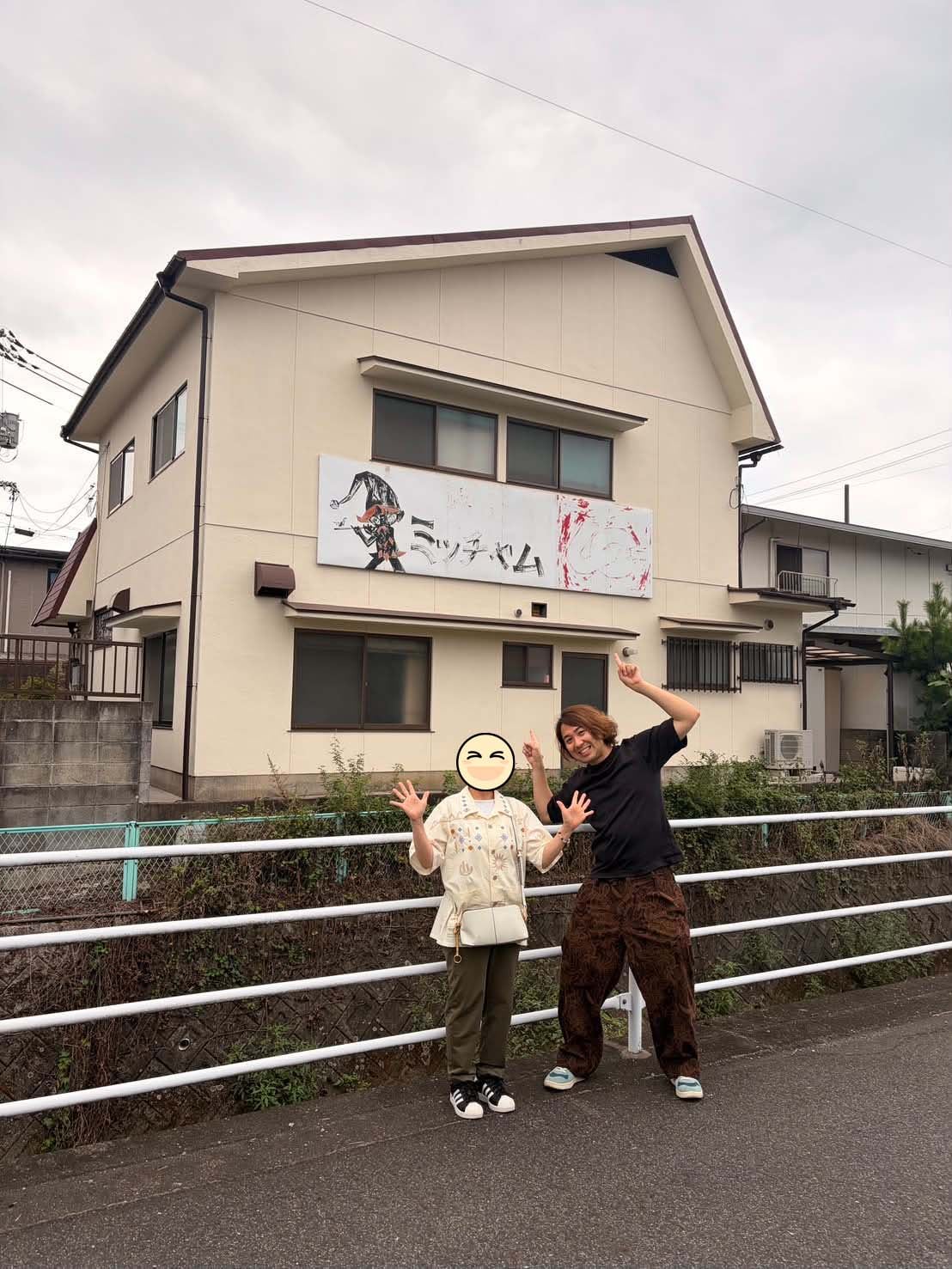 岡山を訪れたトーマスたちの記念写真